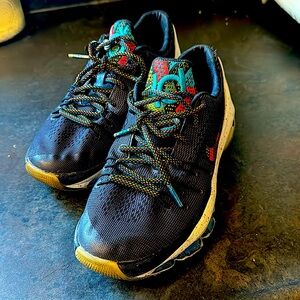 Size 5y KD 8 bhm 8/10 due to lace shown